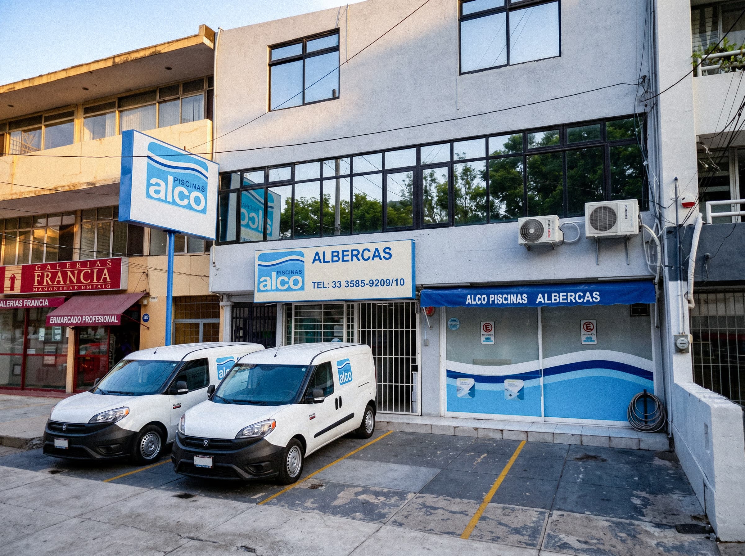 Local ALCO Piscinas — Av. Niños Héroes, Guadalajara